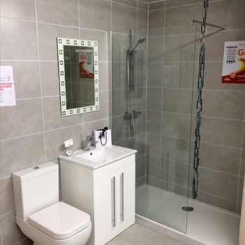 valencia-shower-room-1